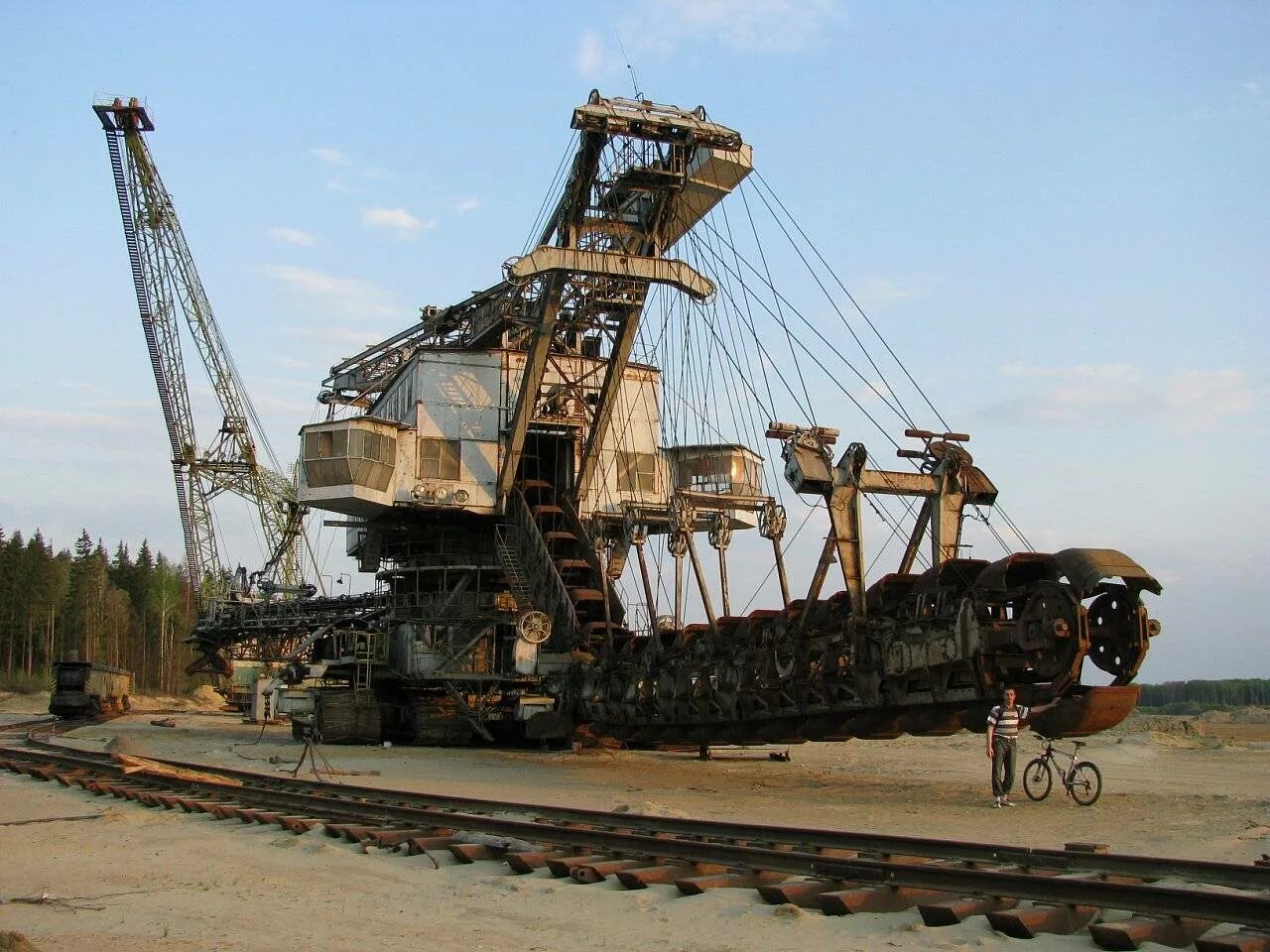 Опорные башмаки шагающего экскаватора имеющего 1260