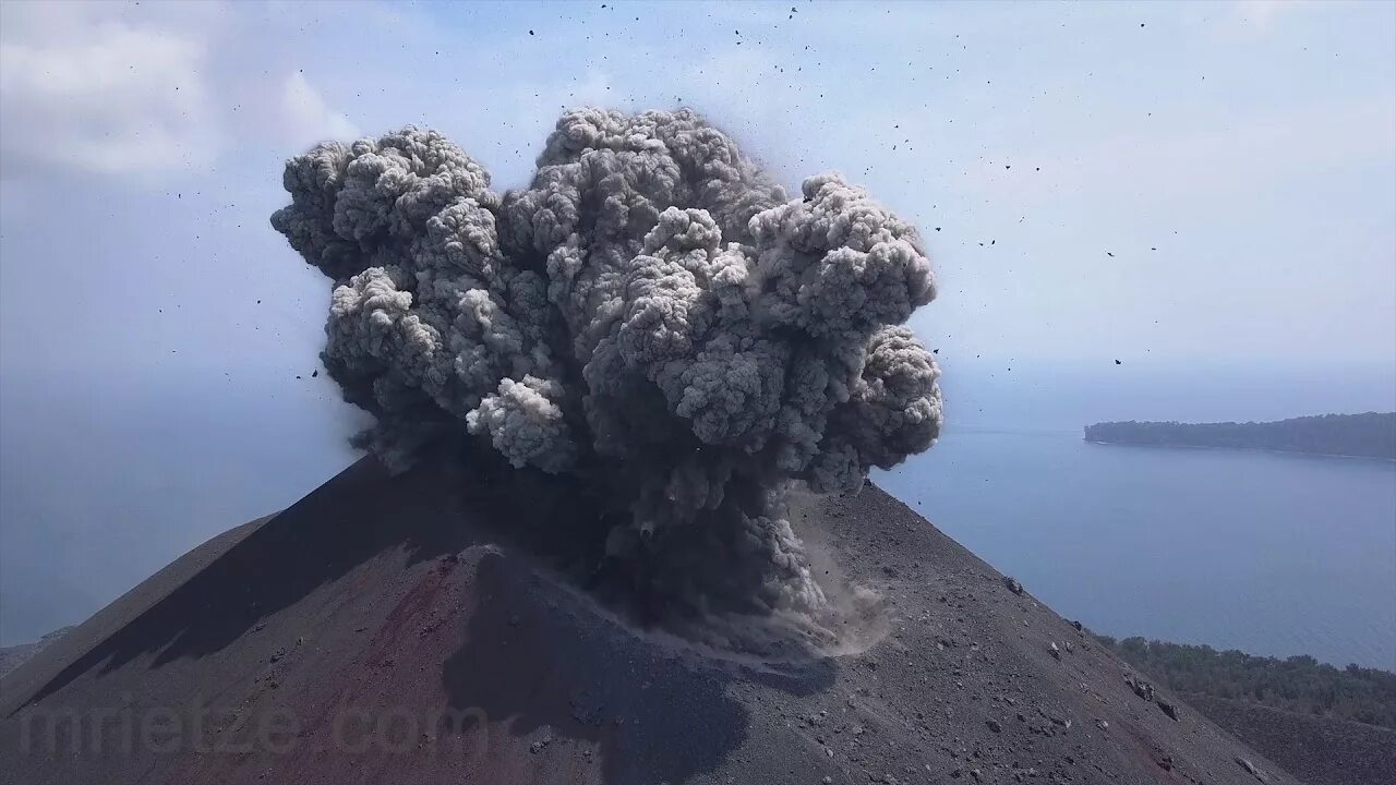Где взорвался вулкан. Кракатау 1883. krakatoa, 1883. извержение вулкана кракатау.