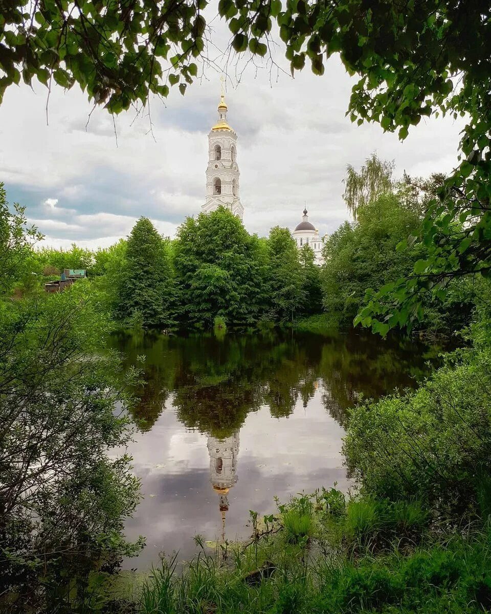 Николо Берлюковский монастырь храм. Авдотьино Николо-Берлюковский монастырь. Монастырь Николаевская Берлюковская пустынь Московская. Николо-Берлюковская пустынь в Авдотьино. Сайт берлюковского монастыря