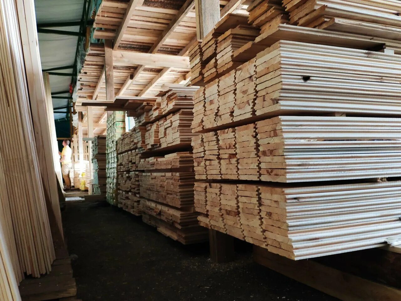 древесный склад