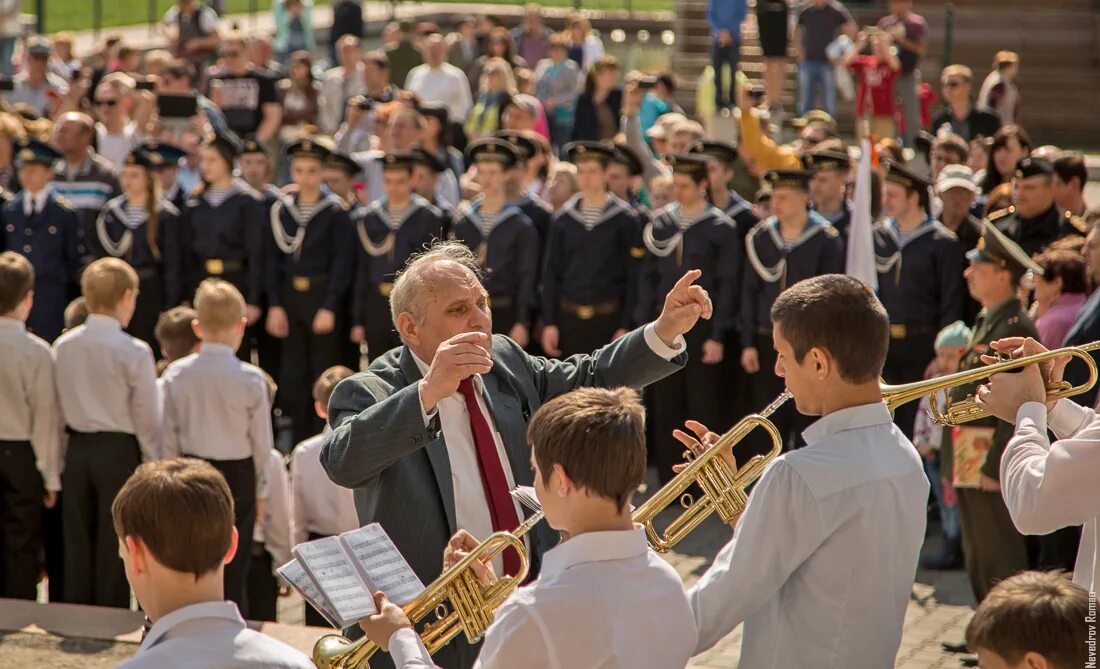 Послушать духовой оркестр. Духовой оркестр на мероприятие. Оркестр на улице. Маршевый оркестр. Оркестр на похоронах.