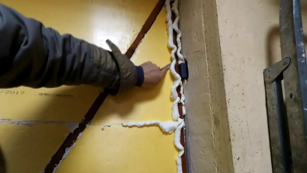 Как утеплить зазор