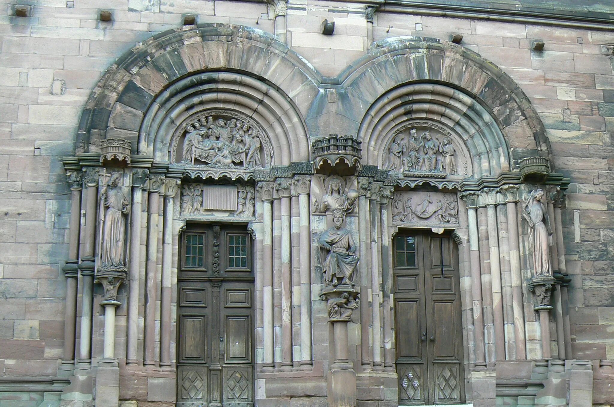 Кованые ворота сикард. Ворота нотр дам де пари кованые. Давай ворота. Ворота с калиткой. Даст ворот.