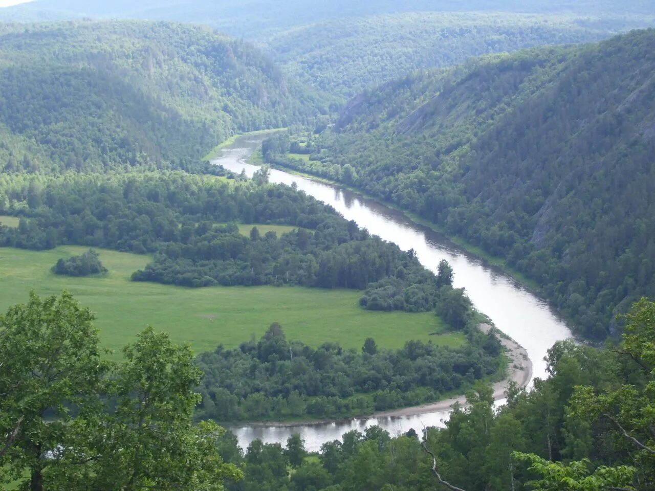 White river. Белая (приток Камы) реки Башкортостана. Река белая приток Камы. Река Кама Башкирия. Белая река приток Камы в Башкирии.