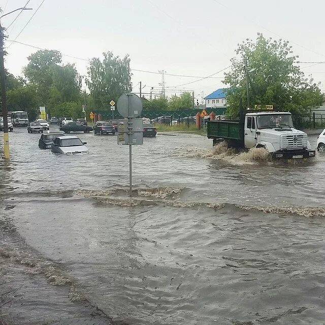 Погода в г александрове. Потоп в Александрове Владимирской области. Затопило Александров Владимирская область. Ливень во Владимире. Абинск наводнение.