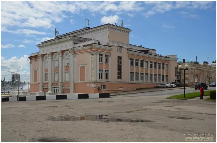 Ренессанс Чебоксары. Клуб Ренессанс Чебоксары. Дворец в Чебоксарах. Клуб Ренессанс Чебоксары фото. Дворец развлечений