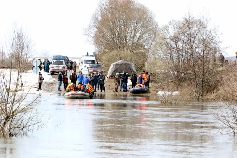 Уровень воды в рязанской области. Спасск Рязанский половодье. Половодье Ижевское Рязанская область. Половодье в Михайлове Рязанской. Потоп в Рязанской области.