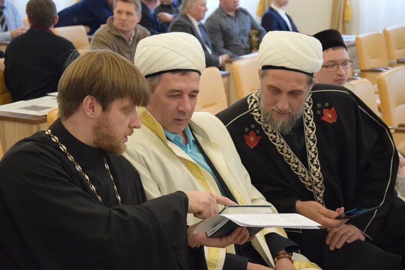 Межрелигиозный диалог. Межконфессиональный и межнациональный. межконфессиональные браки. межконфессиональный диалог. межконфициальные отношения.