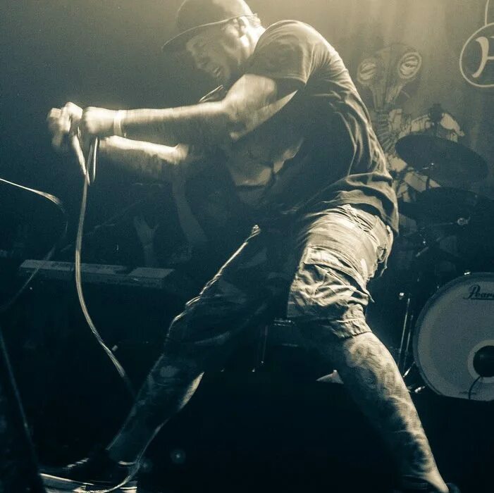 Drowning radio. Radio company группа. Radio company. Стив карлсон и дженсен эклз. Jensen ackles radio company.