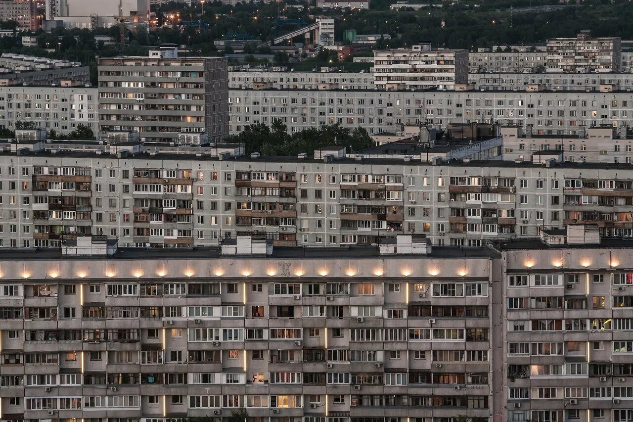 Панельная москва. Мадрид спальный район. Ясенево спальный район. Панельный дом. Спальные районы.