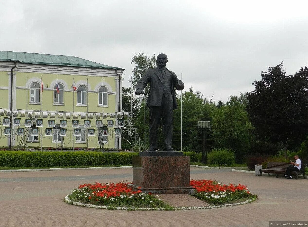 Памятники г Дмитров Московской области. Дмитров город в Московской области. Город Дмитров достопримечательности. Площадь Дмитрова Московской области. Дмитров россия область