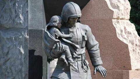 Памятник пожарным спасающим жизни