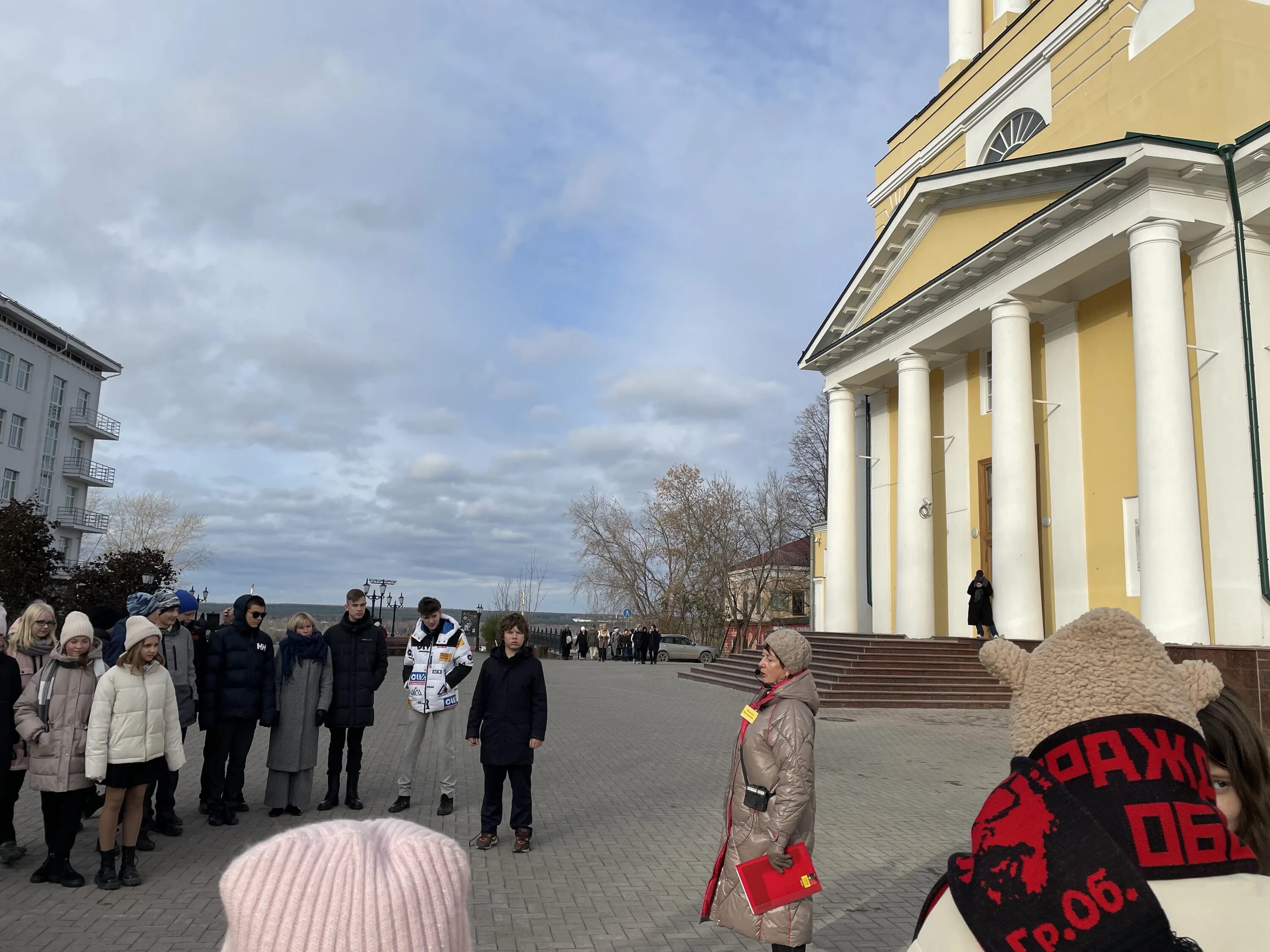 Пермь 300. 300 лет перми. сквер на макаренко к 300 летию перми. 300 летие перми презентация. буклет к 300 летию перми.