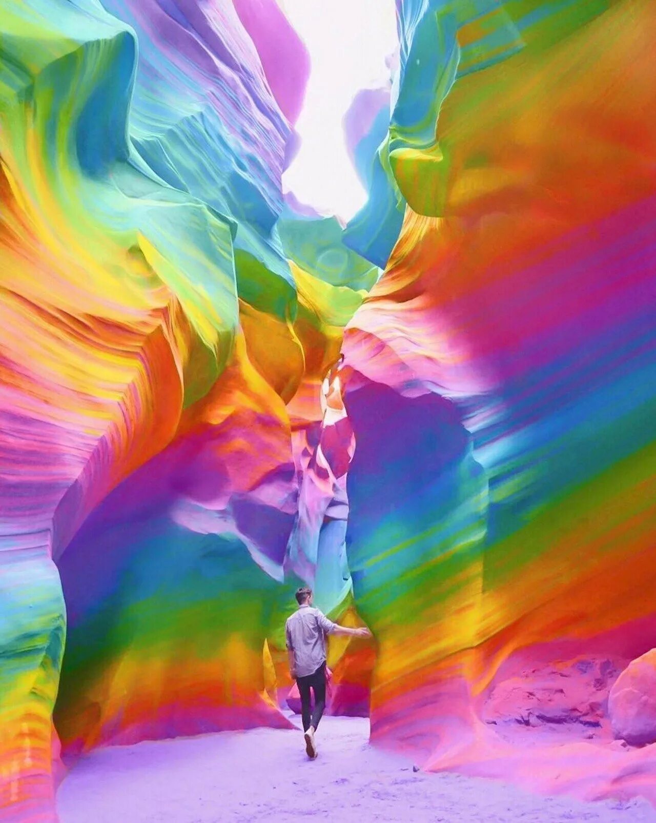 Яркие стороны жизни. Рамзи Масри художник. Радужные краски. Яркие цвета. Яркие краски.