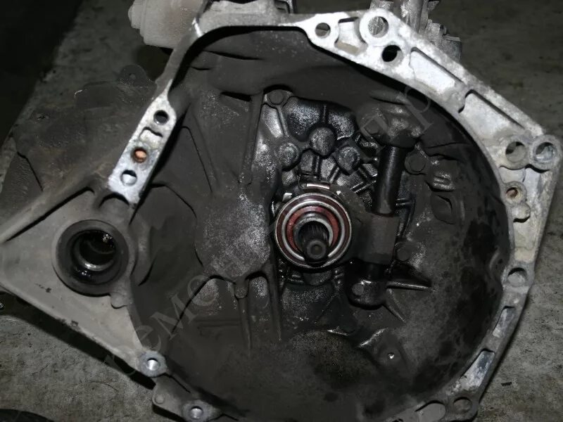 Peugeot 107 коробка ркпп. Акпп пежо 107. Актуатор сцепления пежо 107. Скрипит ркпп. Актуатор пежо 107.