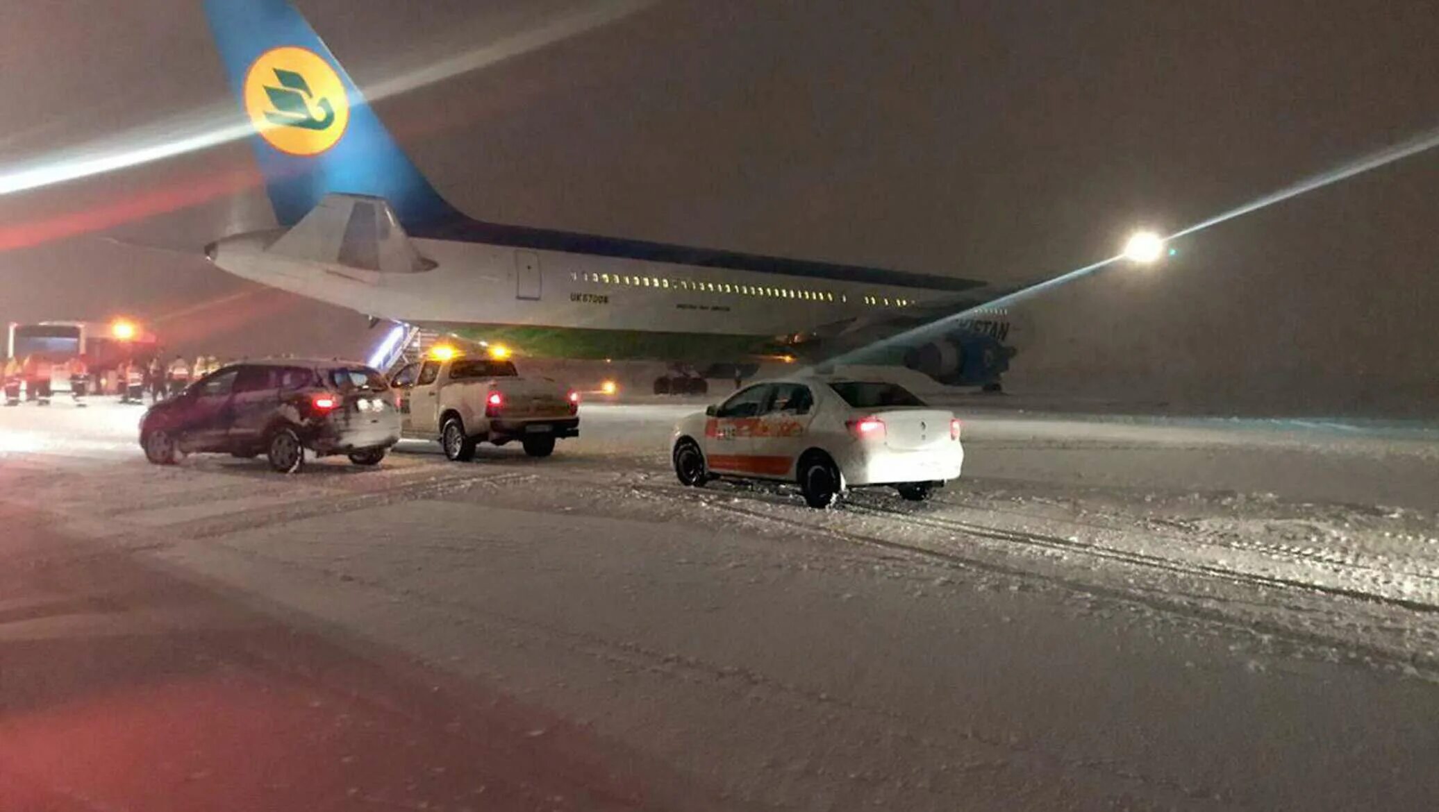Боинг 767 uzbekistan airways. Пулково узбекистан. Пулково узбекистан. Споттинг. Пулково (авиапредприятие).