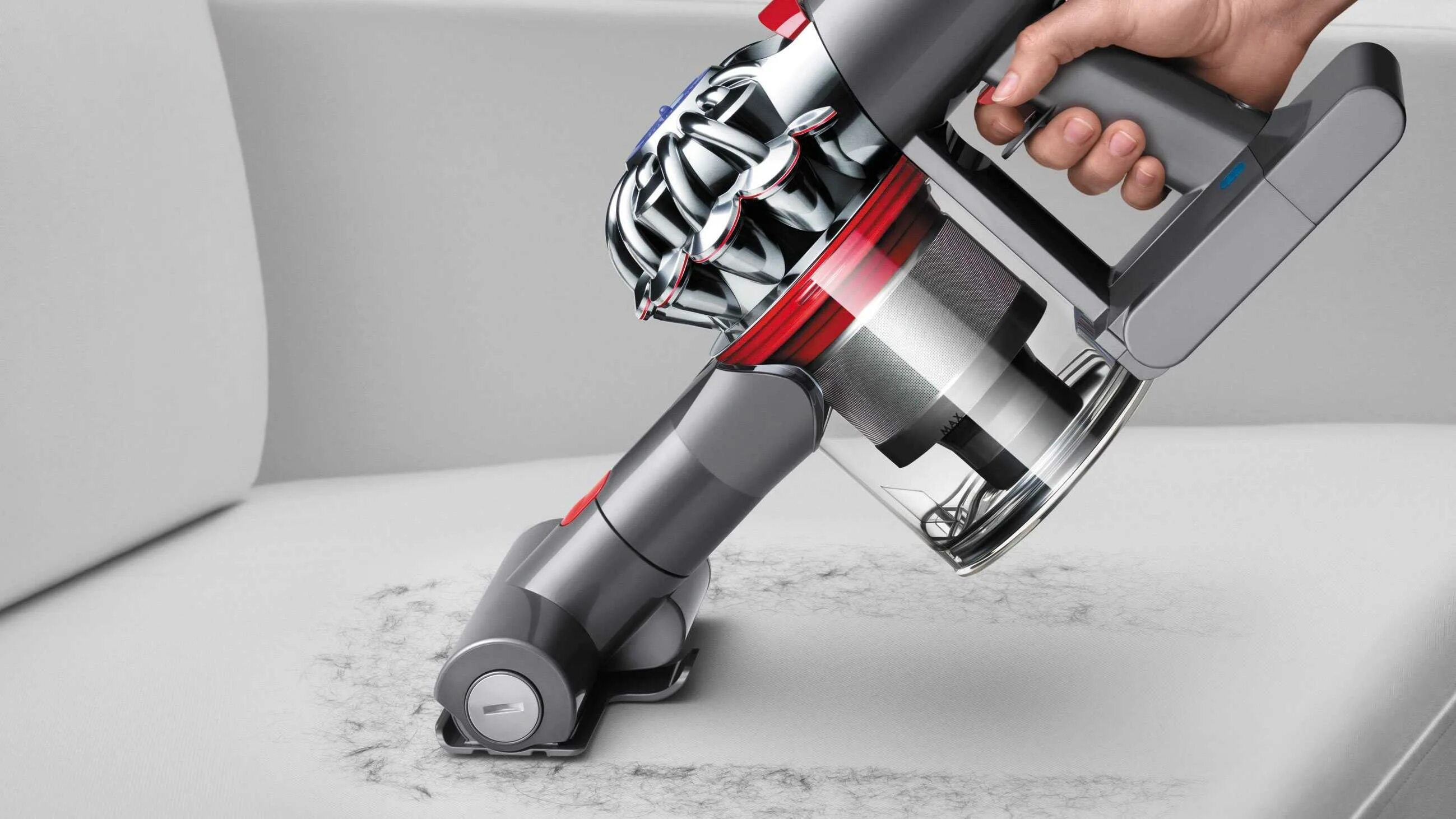 Дайсон зачем. Пылесос Dyson v7. Dyson v7 absolute. Dyson v7 v8 Vacuum Cleaner. Дайсон пылесос беспроводной v7.