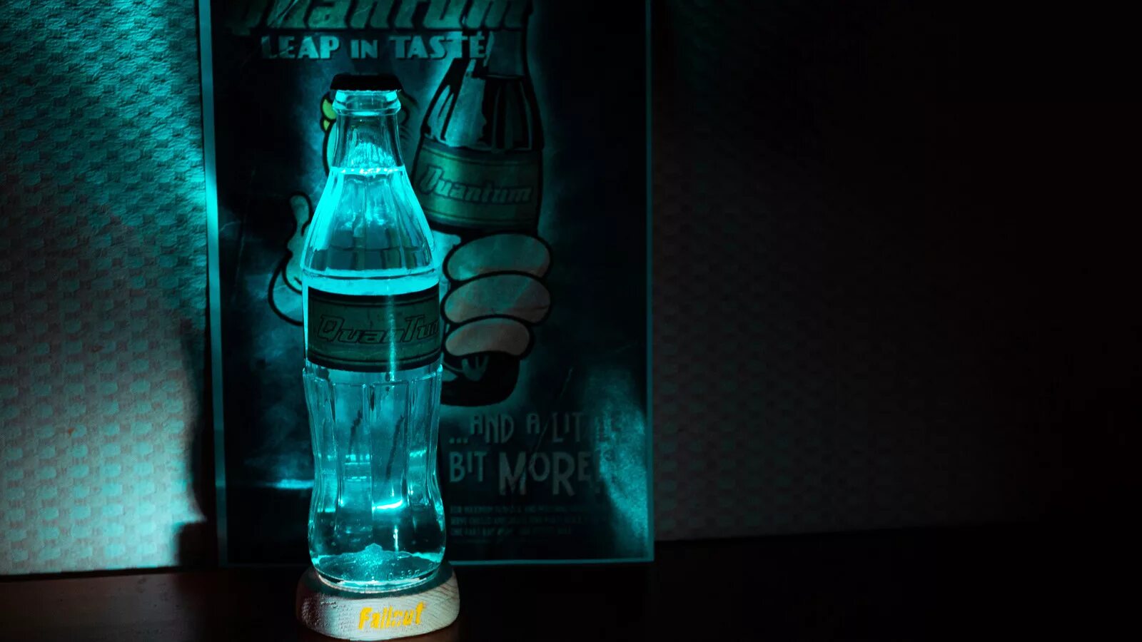 Fallout 3 ядер кола. Квантовая ядер кола fallout 3. nuka-cola quantum светильник. fallout 4 nuka cola лампа. квантовая ядер кола fallout 4.