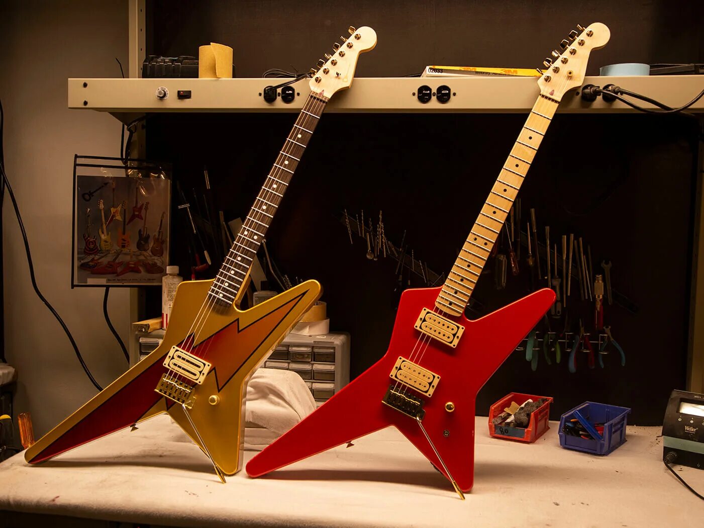 Электрогитара star. Charvel Star. Charvel Guitars. Электрогитара звезда. Электрогитара Star красная.
