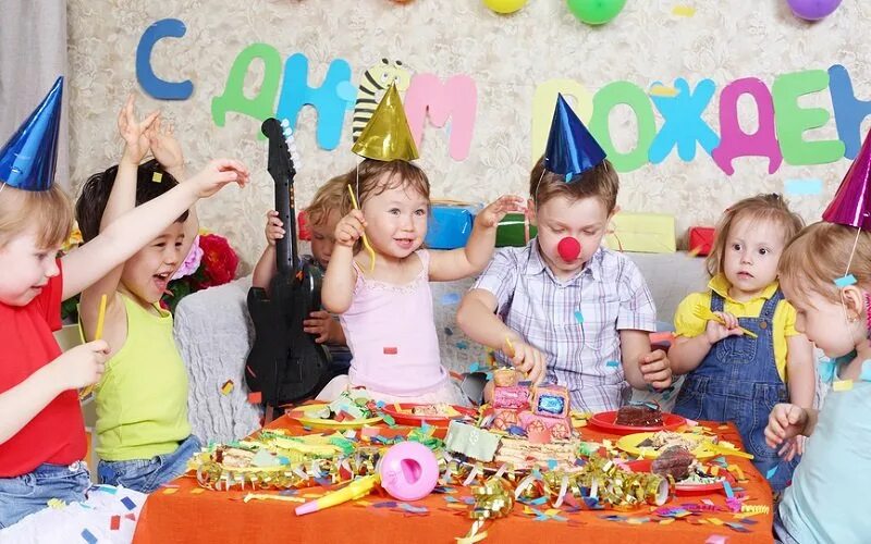 Дети испортили праздник. Галерея праздника. дети праздник переход в 5 класс. дети портят детям день рождения фото. испортить праздник картинки для детей.