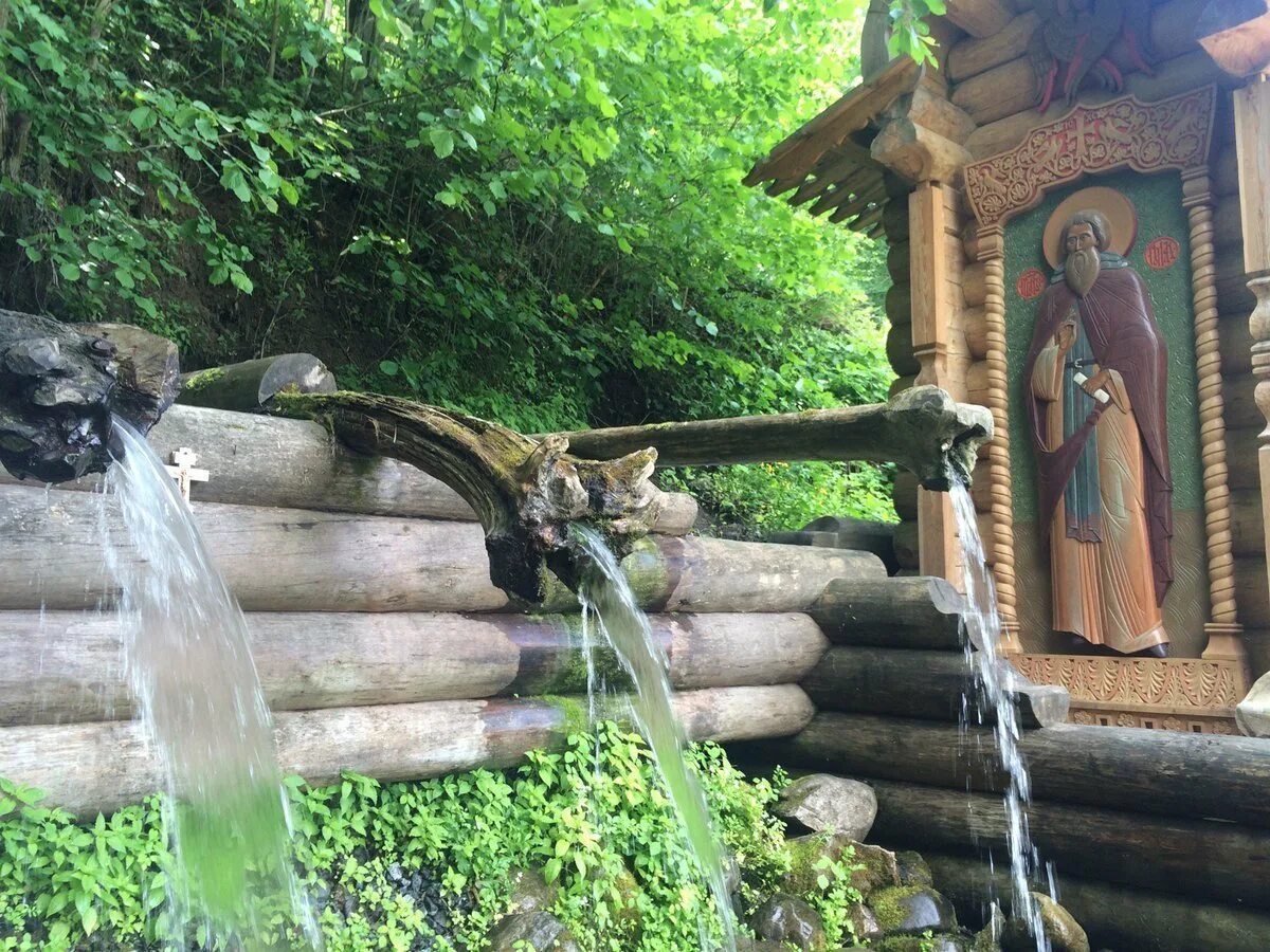 Водопад Гремячий ключ Сергиев Посад. Родник Сергия Радонежского Гремячий ключ. Сергиев Посад Родник Гремячий ключ. Родник Сергия Радонежского в Сергиевом Посаде. Родники сергия