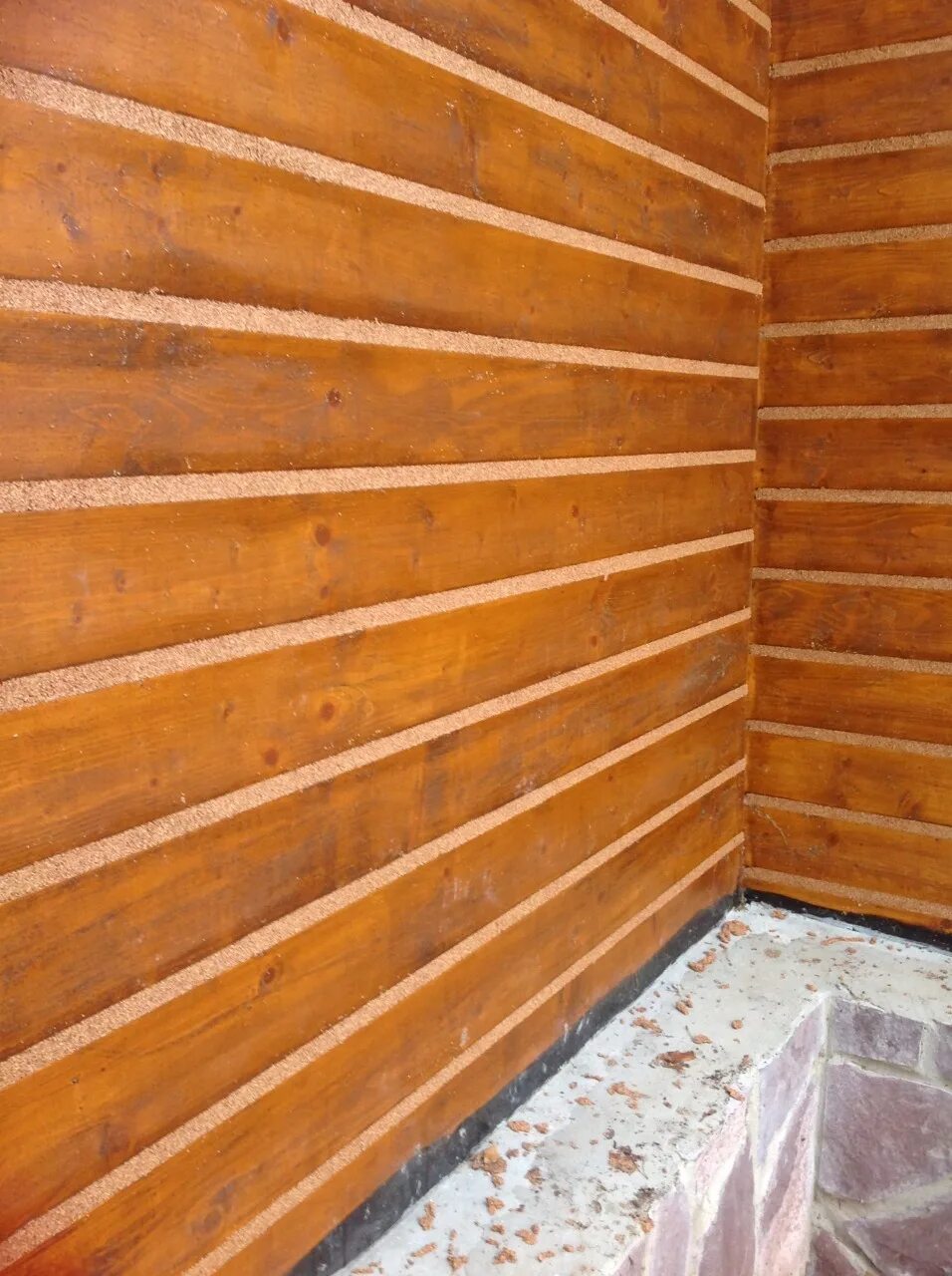 Герметик для сруба теплый шов. Пропитка для сруба. Акриловый герметик remmers для дерева теплый шов. Конопатка шпунтованного бруса. Герметик для бруса внутри дома.