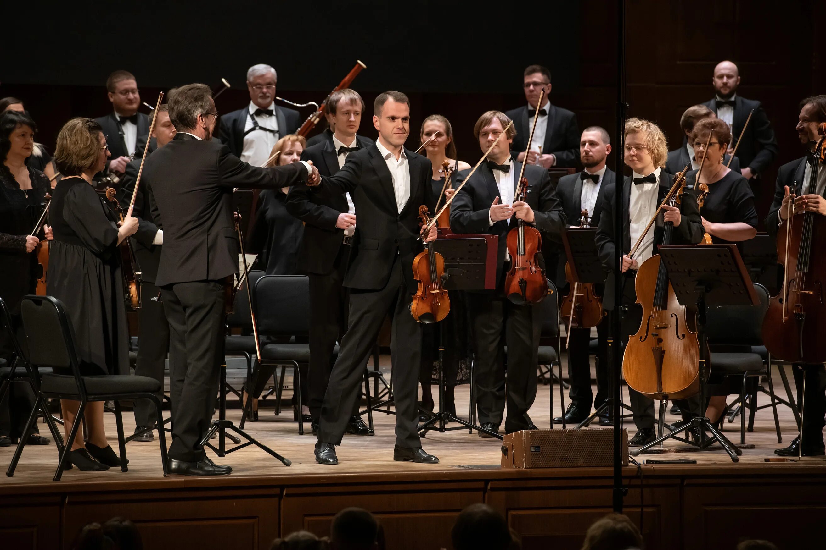 Сегодня оркестр. Новосибирский симфонический оркестр. Сегодня оркестр. Королевский оркестр концерт гибал. Адмиралтейский оркестр в молодёжном театре.