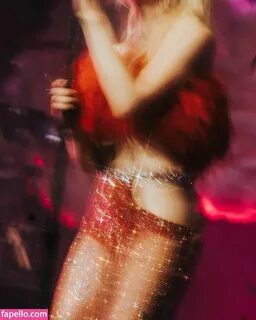 Carly Rae Jepsen / carlyraejepsen Nude Leaked Photo #50 - Fapello.