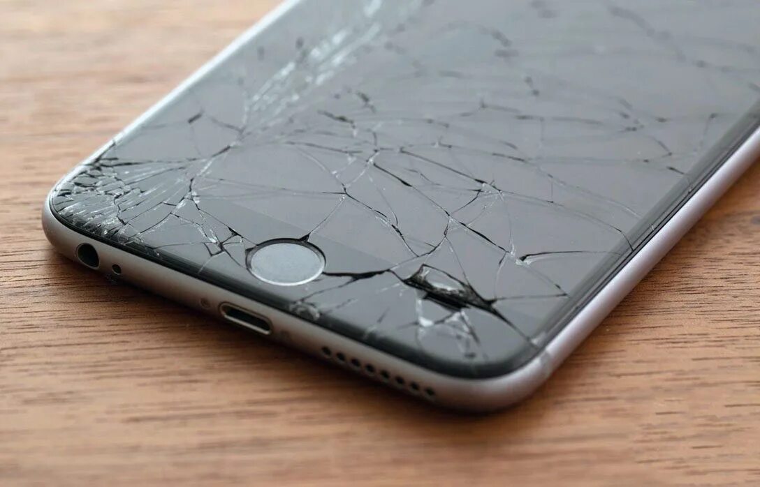 Как можно использовать сломанный смартфон. Айфон 7s разбитый. iphone 6s разбитый дисплей. разбитый айфон 7 плюс. сломанный айфон 6.