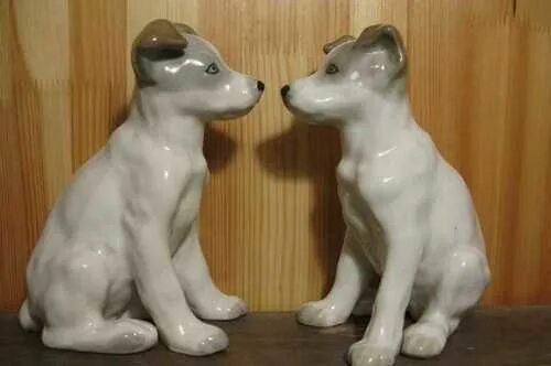 Фарфоровые собачки конаково. Фарфоровая статуэтка щенок зик. Статуэтка собака зик конаково. Собаки конаково. Статуэтка собака зик конаково.