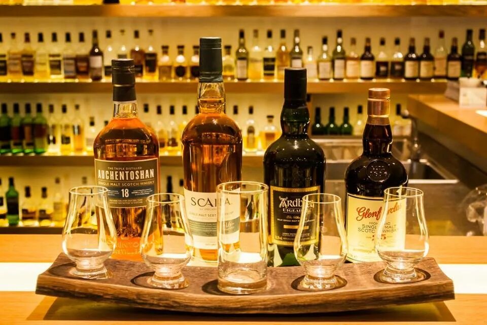 Виски Green Bar. Джо бар виски. Самый ходовой виски в барах