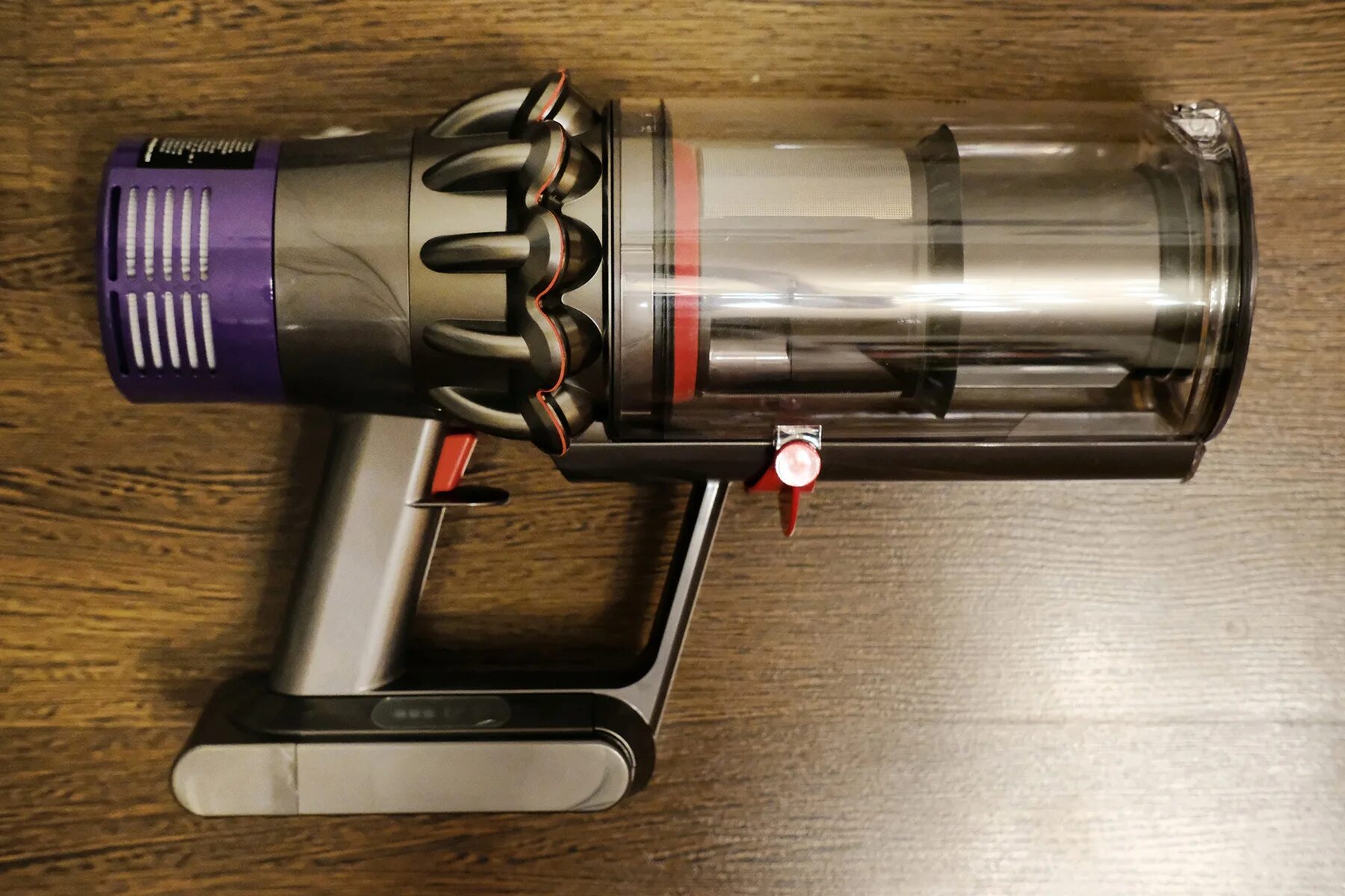 Пылесос дайсон 10. Dyson v10 absolute. Dyson Cyclone v10 absolute. Dyson v12 Cyclone. Dyson 10 absolute.