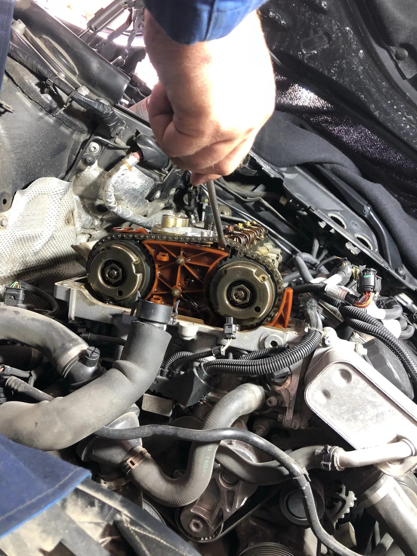 Грм бмв е90. Цепь n20. метки цепи грм bmw f30. замена цепи bmw n20. планки цепи n20b20.