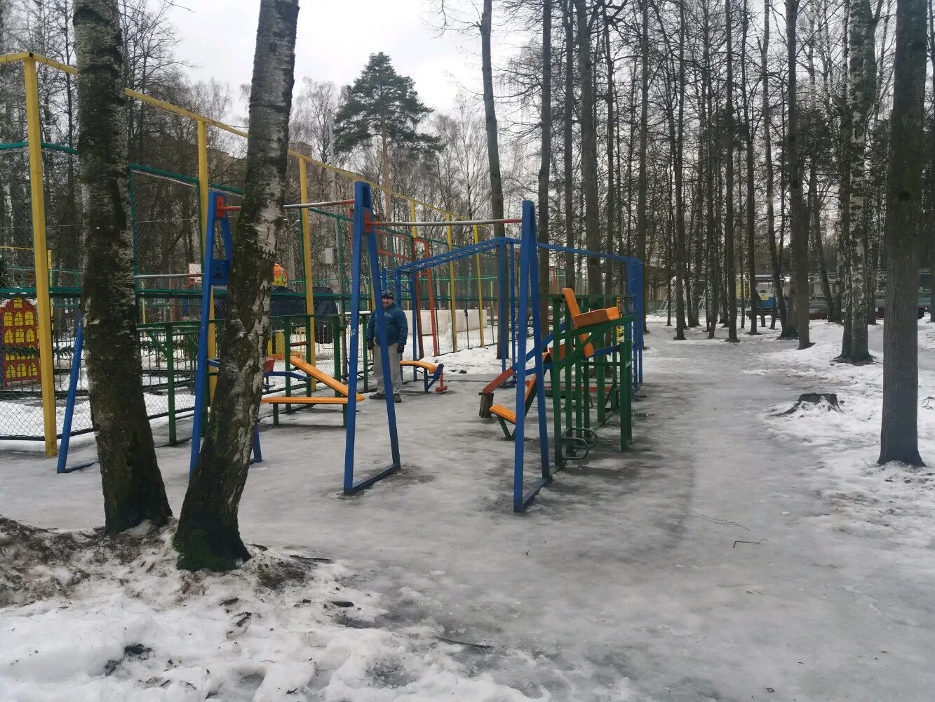 сквер воровского москва войковская. парк имени 5. парк им воровского. мемориал в парке урицкого. парк имени 5.