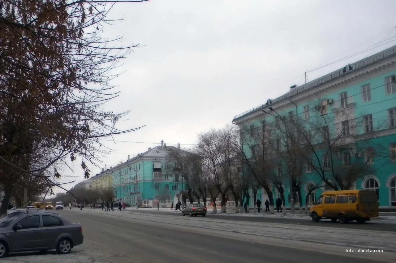 Какой сейчас город орск. Город Орск улица Ленина. Орск центр города. Сталинки Орск Комсомольская площадь. Орск улицы города.