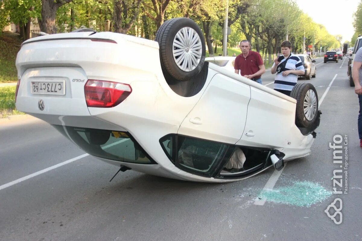 Автомобиль переворачивался