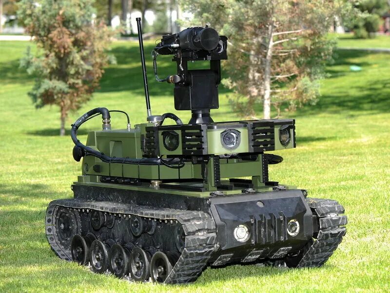 Гусеничный дрон. Боевые роботы. военные наземные роботы. боевой гусеничный робот. сухопутные боевые роботы.