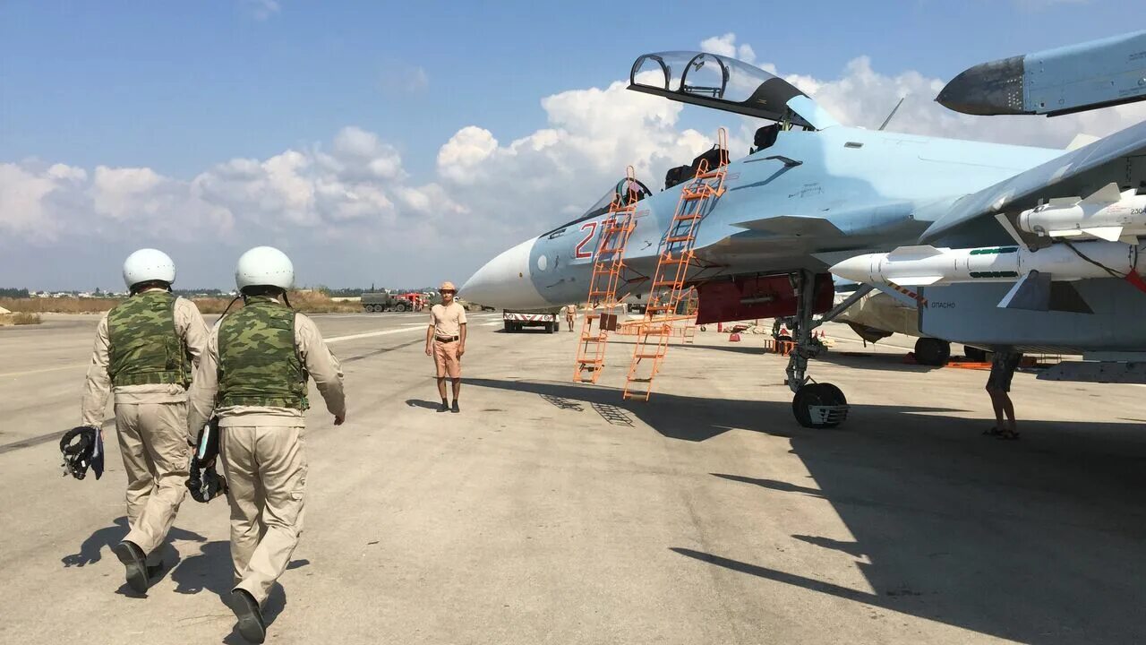 Су-34 вкс. Русский вкс. Вкс в сирии. Су-34 борт 25. Истребители на аэродроме.