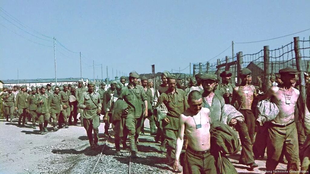 Кривошеин расстрелянные бойцы ркка 1941 1945. Конец плена. Лагерь советских военнопленных уманская яма. Кривошеин расстрелянные бойцы ркка 1941 1945. Конец плена.