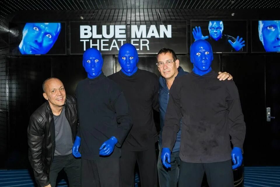 Blue man group annette strean. Мэтт голдман blue man group. Blue men песни. Blue men песни. Солистка группы blue man group.
