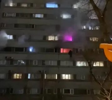 В москве горит человек