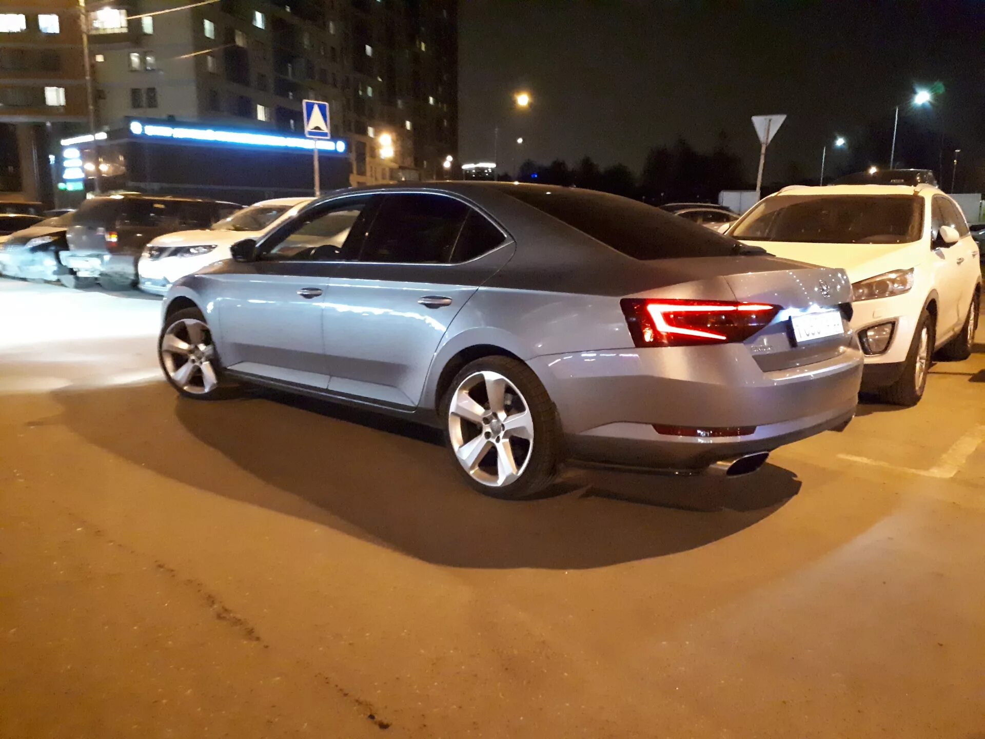 Диски на шкода суперб. Skoda superb диски r19. диски r18 skoda superb mk3. superb mk2 на r19. диски шкода суперб r19.