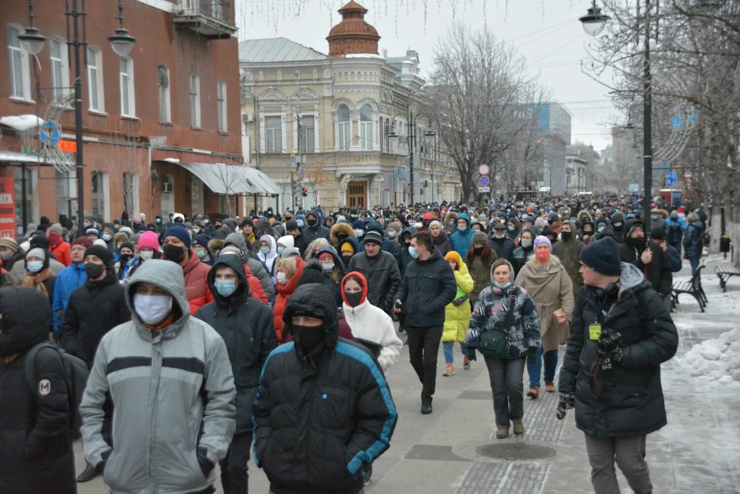 Митинг Саратов 2022. Протесты в Саратове. Митинг Саратов несанкционированный. Митинг шествие.