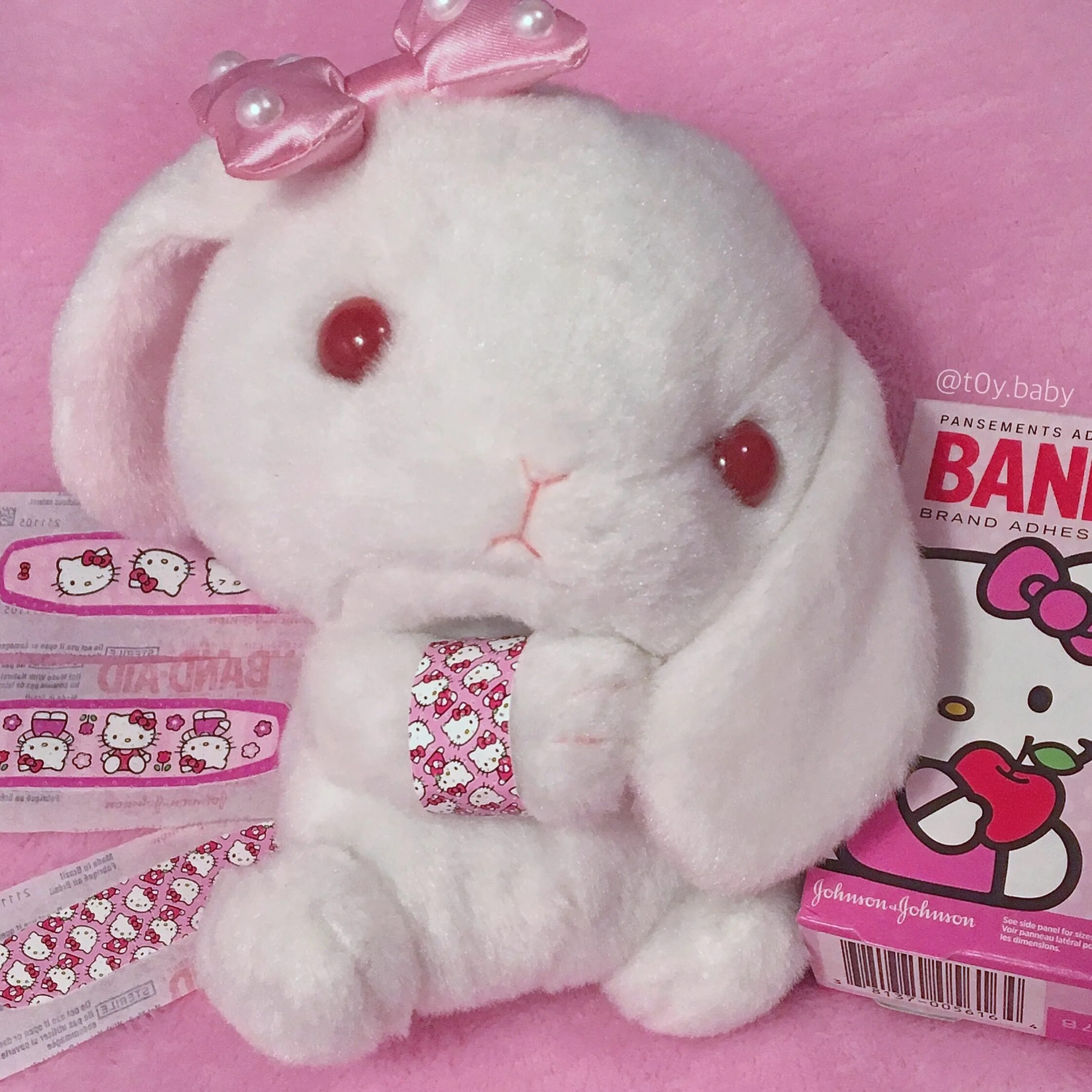 Хелло китти май мелоди. Хелло китти кролик в костюме. Миффи китти. Мелани хелло китти из хелло китти. Мэлоди хеллоу китти.