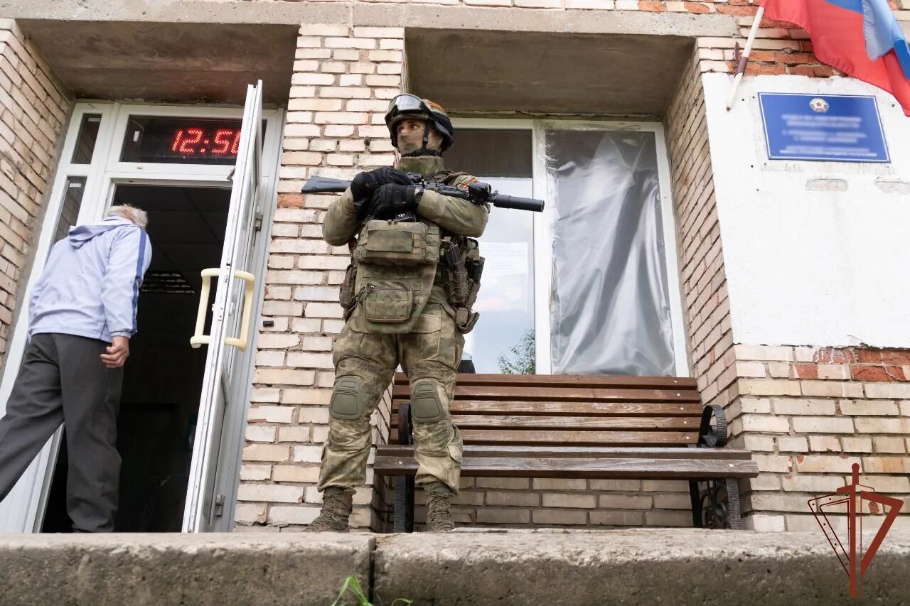 Вакансии днр и лнр. Войска на донбассе. Бригада призрак мозговой. Народная милиция днр в мариуполе. Битва за мариуполь 2022.