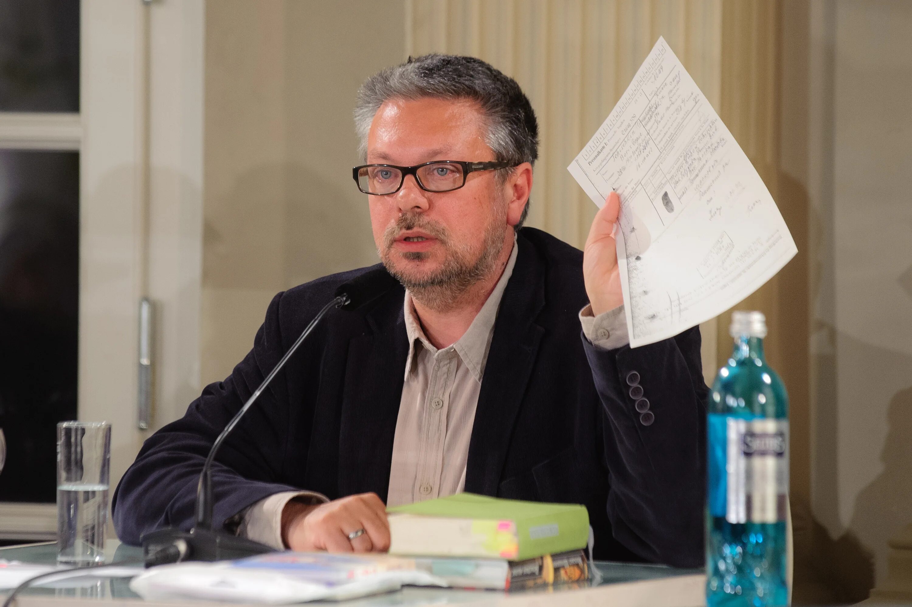 Михаил Шишкин: "Любая диктатура использует рабов, внушая, что они защищают не её