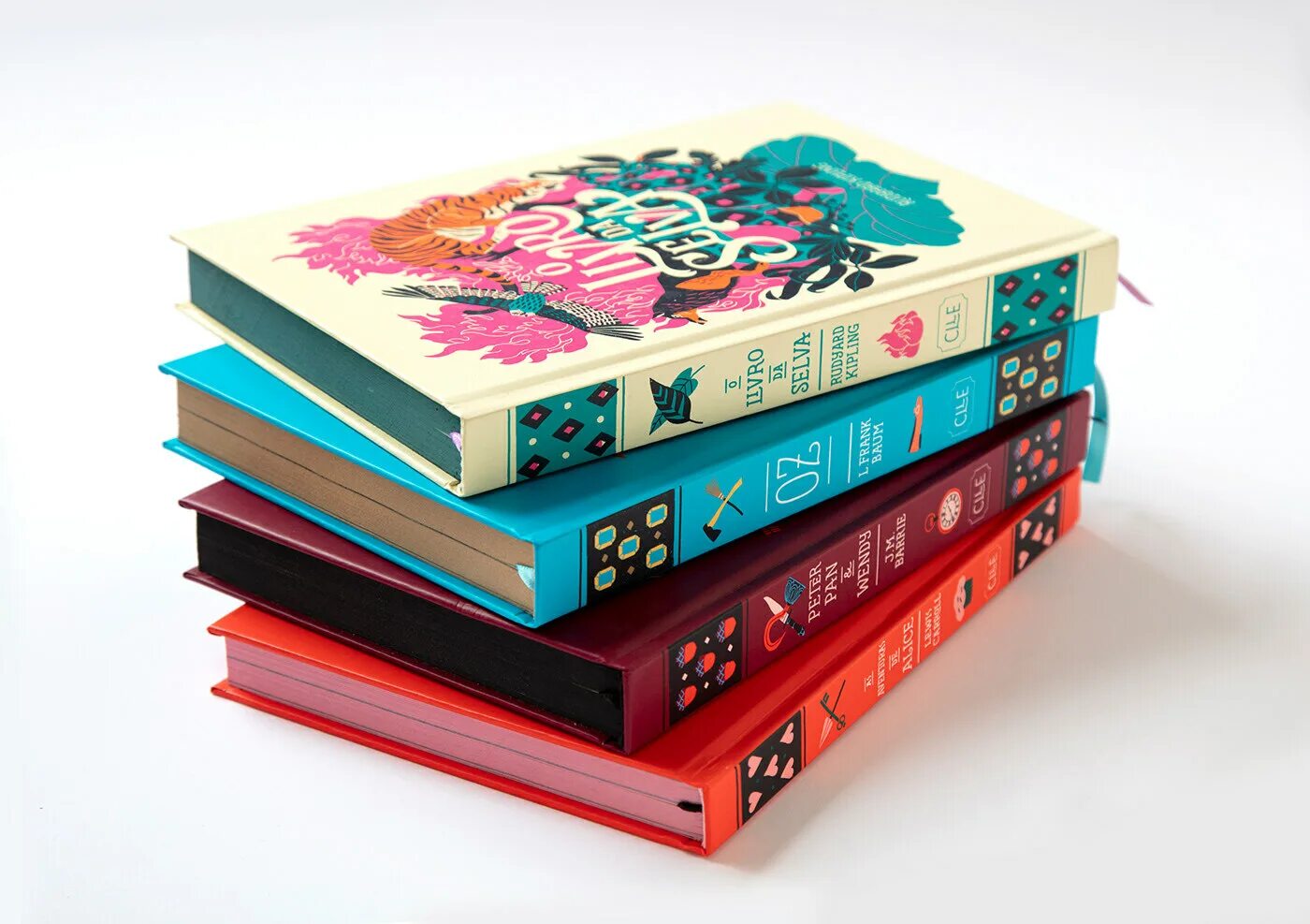 Напечатанными книгами были