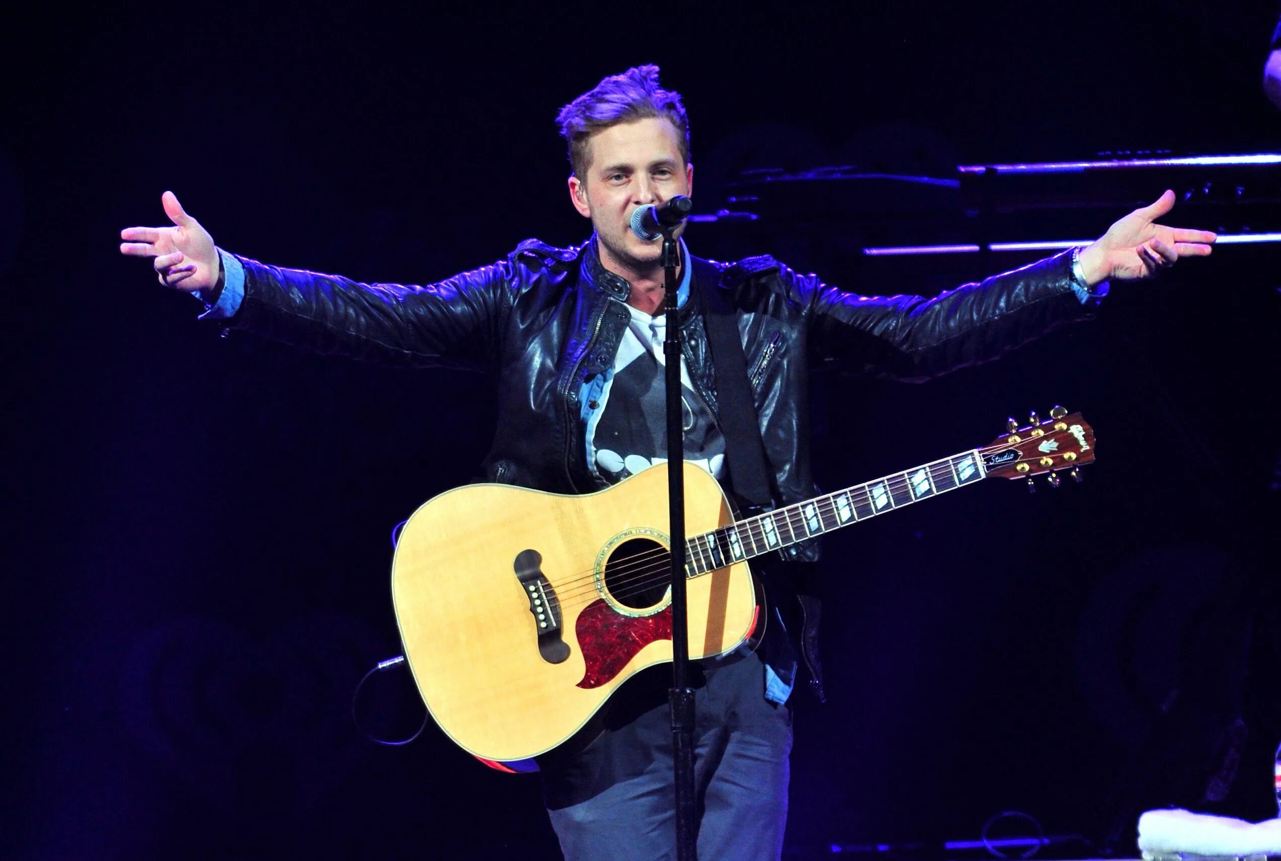 Группа onerepublic. Oh my my. Future look good. Onerepublic 2022. Everybody loves me onerepublic.