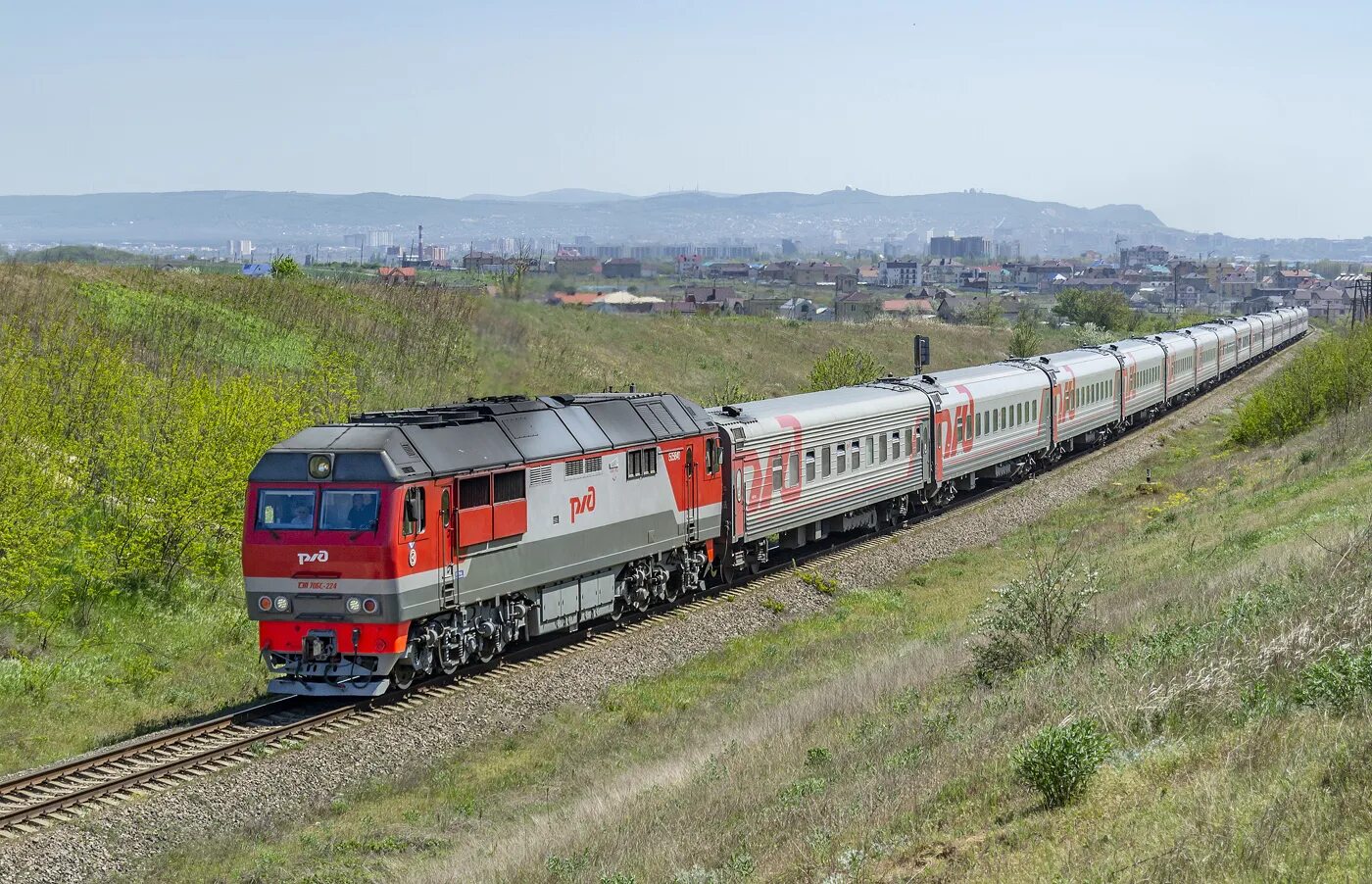 Железная дорога анапа. Тэп70бс. Тэп70 Анапа. Фирменный поезд Москва Анапа. Локомотивы Анапы.