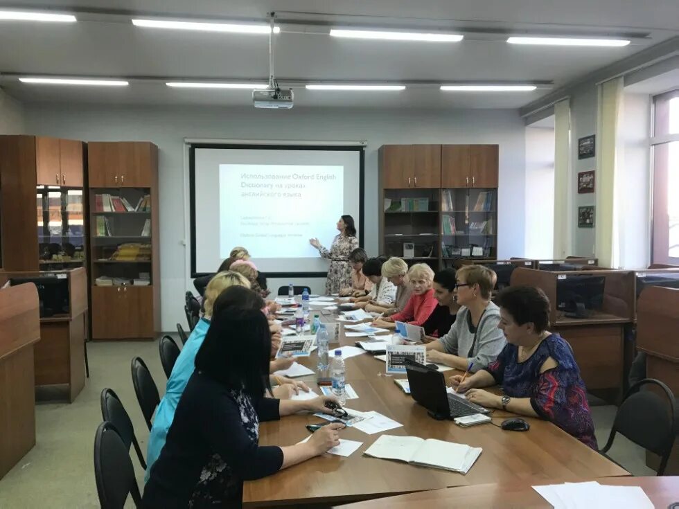 Учителя английского кфу ифмк. Курсы переподготовки учитель английского. Переподготовка учитель английского языка. Курсы переподготовки учитель английского. Преподаватель английского переподготовка.